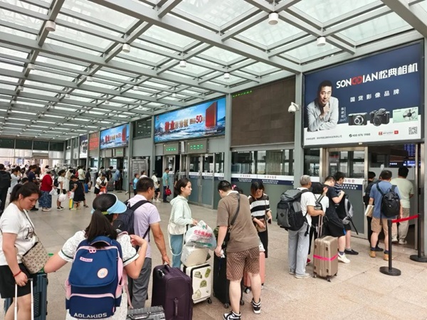 光影新势力：松典新品相机引爆夏日摄影热潮