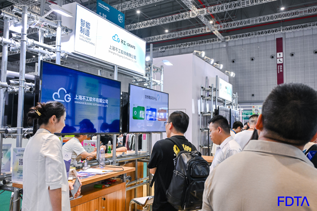 纺织服装产业数字技术创新与应用--DigitalFashion数字时尚创新空间亮相2024intertextile展(图7)