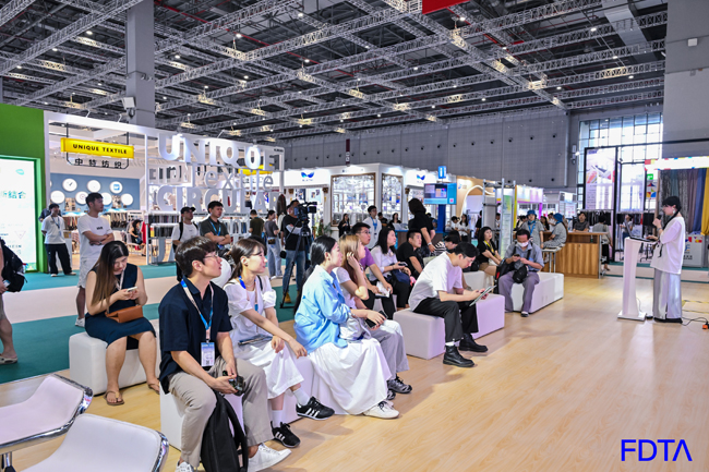 纺织服装产业数字技术创新与应用--DigitalFashion数字时尚创新空间亮相2024intertextile展(图14)