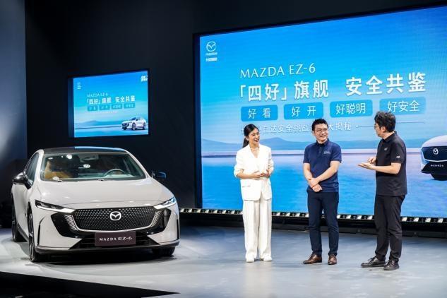MAZDAEZ-6挑战货车夹击！结果惊艳安全不是说说而已！
