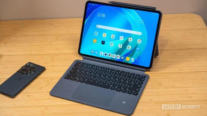 谷歌PixelTablet2平板曝料：官配键盘保护壳提升生产力(图2)