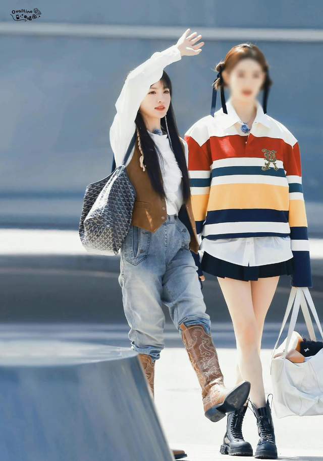 牛仔马甲配牛仔裤十足的甜酷girl(图5)