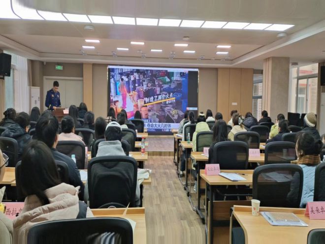 阿坝州大学生西部计划志愿者应急安全技能及就业能力提升培训班圆满举办(图4)