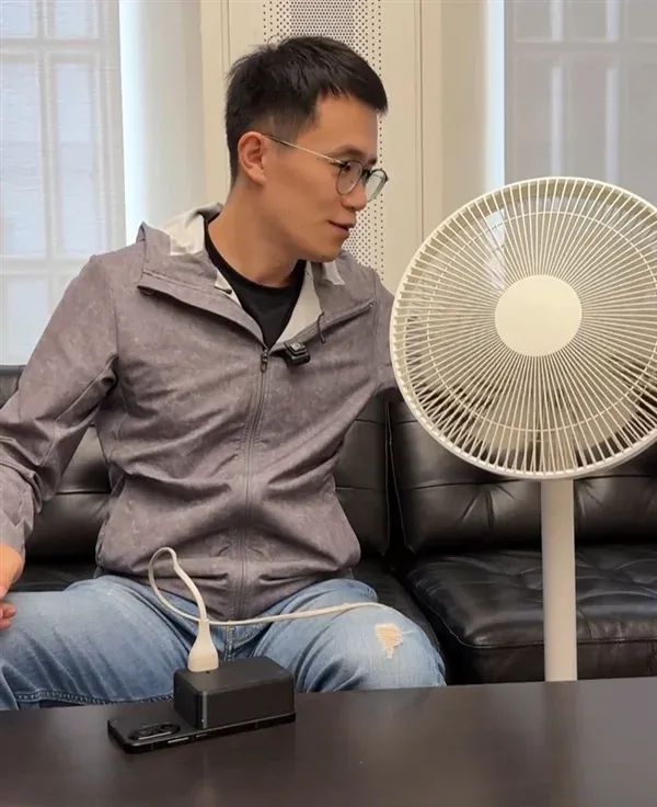 零跑朱江明自曝年薪8万IPO后没领过工资；曝微软“断供”华大基因办公软件后者已与金山办公达成战略合作；阿里正在大批出售旗下资产丨雷峰早报(图2)