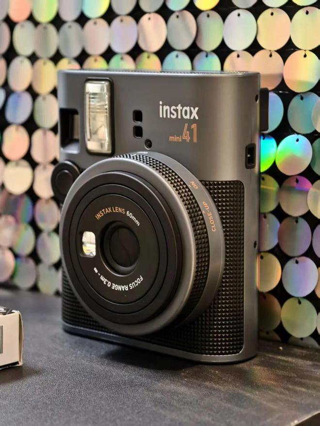 复古时尚突围与永远不够的相纸：写在富士instaxmini41发布之后(图3)