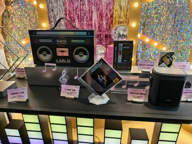 复古时尚突围与永远不够的相纸：写在富士instaxmini41发布之后(图8)