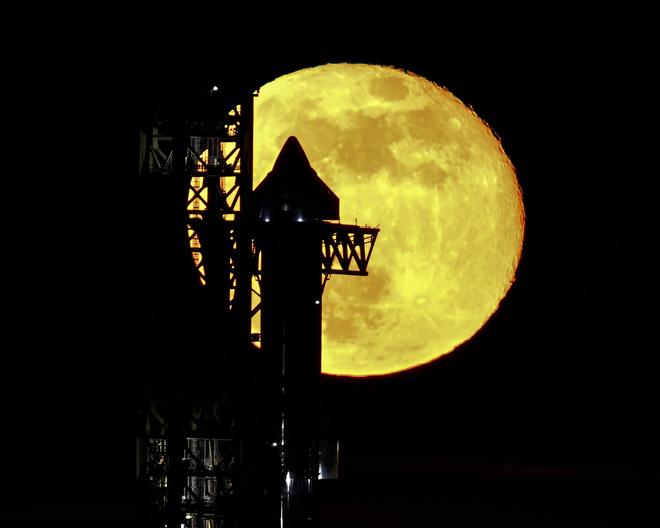 OnlyFans被曝正洽谈出售估值80亿美元；罗永浩百度直播观众超230万；苹果明年推出AI眼镜极客早知道(图4)