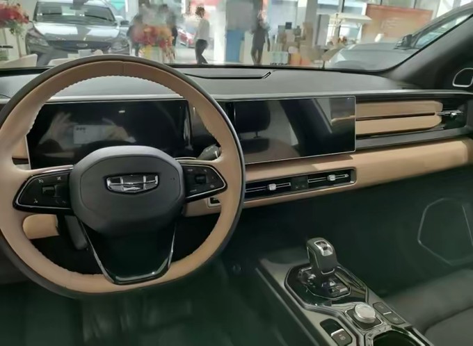 吉利ICON玲珑2024款全新上市售价969万元起挑战本田XR-V市场地位(图3)